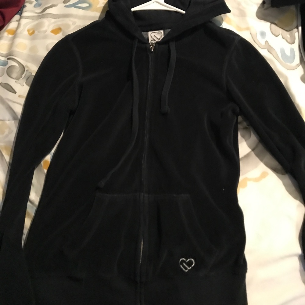 BLACK HOODIE